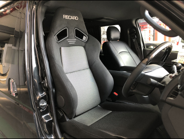 TOYOTA�@�n�C�G�[�X�@�Ɂ@RECARO�i���J���j�@SR-7F�@GK100�@BK/SIL�@A/R�^�C�v�@����