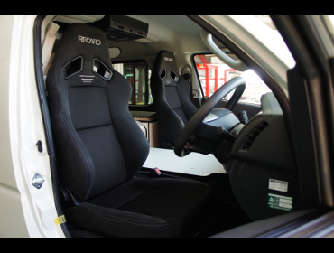 TOYOTA�@�n�C�G�[�X�@200�n�@5�^�i2018�N�j�@�Ɂ@RECARO�i���J���j�@SR-7F�@GK100�@BK/BK�@�~���E�@����