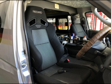 TOYOTA�@�n�C�G�[�X�i2014�N�j�@�Ɂ@RECARO�i���J���j�@SR-7F�@GK100�@BK/SIL�@�A�[�����X�g�t���@����