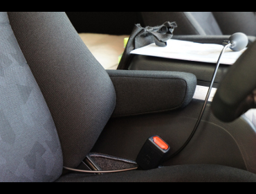 TOYOTA�@�n�C�G�[�X�@200�n�@5�^���C�h�@�Ɂ@RECARO�i���J���j�@�G���S���hMV�@BK�@���@�G���S���hD�@BK�@����