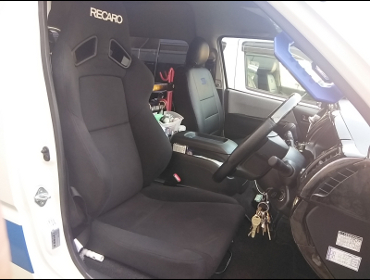 TOYOTA�@�n�C�G�[�X�@�X�[�p�[�����O���C�h�@�n�C���[�t�@�Ɂ@RECARO�i���J���j�@SR-7F�@KK100�@BK�@����