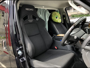 TOYOTA�@�n�C�G�[�X4�^�@�K�\�����ԁ@�W���{�f�B�i2017�N8���j�@�Ɂ@RECARO�i���J���j�@SR-7F�@GK100�@BK/BK�@A/R�@����