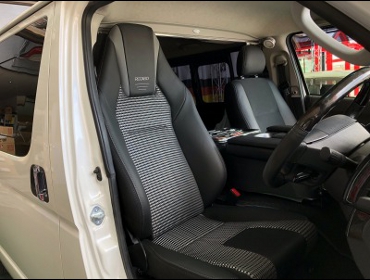 TOYOTA�@���W�A�X�G�[�X�@KDH201V�@�Ɂ@RECARO�i���J���j�@LX-F�@IL110H�@BK�@����