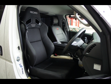 TOYOTA�@�n�C�G�[�X�i2016�N�j�@�Ɂ@RECARO�i���J���j�@SR-7F�@GK100�@BK/RED�@A/R�^�C�v�@����