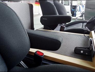 TOYOTA�@�n�C�G�[�X�@�L�����s���O�@200�n�@�Ɂ@RECARO�i���J���j�@�I���\�y�h�@AN220HV�@�A�[�����X�g�t���@�~���E�@����