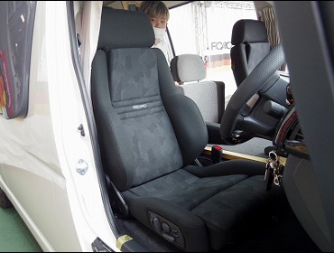TOYOTA�@�n�C�G�[�X�@�L�����s���O�@200�n�@�Ɂ@RECARO�i���J���j�@�I���\�y�h�@AN220HV�@�A�[�����X�g�t���@�~���E�@����