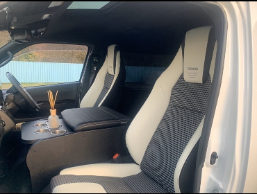 TOYOTA�@�n�C�G�[�X�@5�^�@���C�h�@�K�\�����ԁ@�Ɂ@RECARO�i���J���j�@LX-F�@IL110H�@���@�~���E�@����