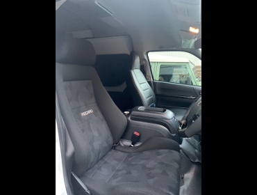 TOYOTA�@�n�C�G�[�X�@�Ɂ@RECARO�i���J���j�@�G���S���hD�@BK�@�V�[�g�q�[�^�[�t���@����