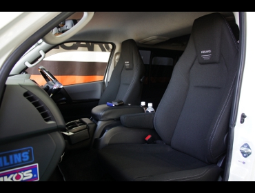 TOYOTA�@�n�C�G�[�X4�^�i2016�N�j�@�Ɂ@RECARO�i���J���j�@LX-F�@TR�@NN�@BK�@�A�[�����X�g�t���@����