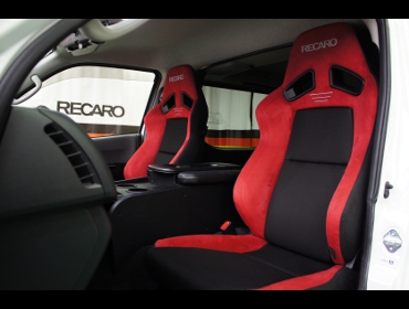 TOYOTA�@���W�A�X�G�[�X�@KDH201V���@�Ɂ@RECARO�i���J���j�@SR-7F�@GU100�@RED�@�~���E�@����