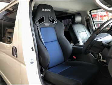 TOYOTA�@�n�C�G�[�X�@�Ɂ@RECARO�i���J���j�@SR-7F�@GK100�@BK/�u���[�@A/R�@����