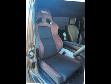 TOYOTA�@�n�C�G�[�X�@200�n�@5�^�@�Ɂ@RECARO�i���J���j�@SR-7F�@GU100�@�u���E���@����