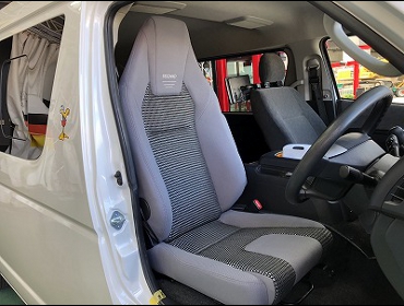 TOYOTA�@�n�C�G�[�XGL�@TRH214W�i2014�N�j�@�Ɂ@RECARO�i���J���j�@LX-F�@IN110�@�O���[�@����