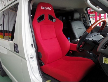 TOYOTA�@�n�C�G�[�X�@3�^�i2009�N�j�@�Ɂ@RECARO�i���J���j�@SR-7F�@KK100�@RED�@�A�[�����X�g�t���@����