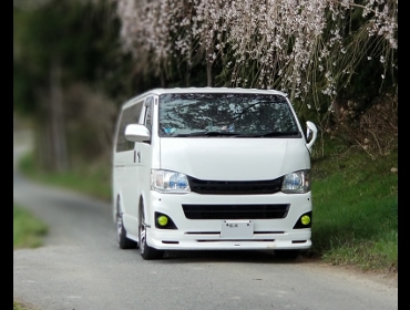 TOYOTA�@200�n�n�C�G�[�X�@3�^�@����@DX�@�t�����g3�l�|���@�Ɂ@RECARO�i���J���j�@SR-7F�@KK100�@BK�@����