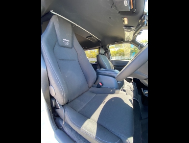 TOYOTA�@�n�C�G�[�X�@�Ɂ@RECARO�i���J���j�@LX-F�@TR�@NN�@BK�@����