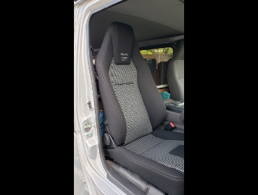 TOYOTA�@�n�C�G�[�X�@�Ɂ@RECARO�i���J���j�@LX-F�@IN110�@BK�@����