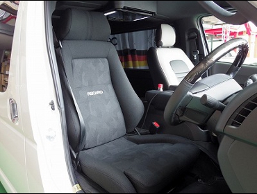 TOYOTA�@���W�A�X�G�[�X�i2019�N�j�@�G���S���hMV�@BK�@����