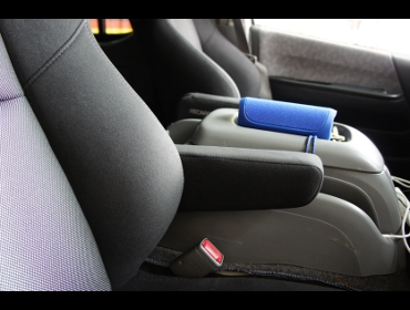 TOYOTA�@�n�C�G�[�X�@�Ɂ@RECARO�i���J���j�@SR-7F�@GK100�@BK/SIL�@�A�[�����X�g�t���@�~���E�@����