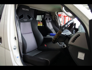TOYOTA�@�n�C�G�[�X�@�Ɂ@RECARO�i���J���j�@SR-7F�@GK100�@BK/SIL�@�A�[�����X�g�t���@�~���E�@����