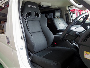 TOYOTA�@�n�C�G�[�X�@200�n�@4�^�@�Ɂ@RECARO�i���J���j�@SR-7F�@GK100�@BK�@�A�[�����X�g�t���@����