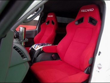 TOYOTA�@�n�C�G�[�X�@GDH201V�@�Ɂ@RECARO�i���J���j�@SR-7F�@KK100�@RED�@�~���E�@����