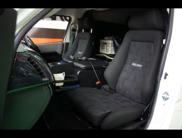 TOYOTA�@�n�C�G�[�X���S���@TRH214W�i2019�N�j�@�Ɂ@RECARO�i���J���j�@�G���S���hMV BK�@�~���E�@����