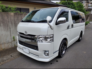 TOYOTA�@�n�C�G�[�X�@�X�[�p�[GL�@�i���[�@TRH200V�@�Ɂ@RECARO�i���J���j�@SR-7F�@KK100�@BK�@����