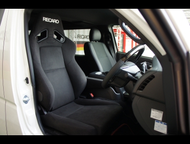 TOYOTA�@�n�C�G�[�X�i2020�N�j�@�Ɂ@RECARO�i���J���j�@SR-7F�@KK100�@BK�@�A�[�����X�g�t���@����