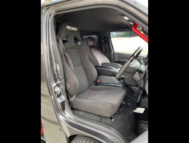 TOYOTA�@���W�A�X�G�[�X�@�f�B�[�[���@5�^�@�i���[�@GDH201V�@�Ɂ@RECARO�i���J���j�@SR-7F�@KK100�@BK�@A/R�^�C�v�@����