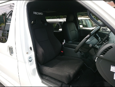 TOYOTA�@�n�C�G�[�X5�^�@�Ɂ@RECARO�i���J���j�@SR-7F�@KK100�@BK�@A/R�^�C�v�@����