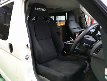 TOYOTA�@�n�C�G�[�X�@�Ɂ@RECARO�i���J���j�@SR-7F�@KK100�@BK�@����