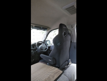 TOYOTA�@�n�C�G�[�X200�n�@�U�^�@���C�h�{�f�B�i2011�N�j�@�Ɂ@RECARO�i���J���j�@SR-7F�@GU100�@�u���E���@����
