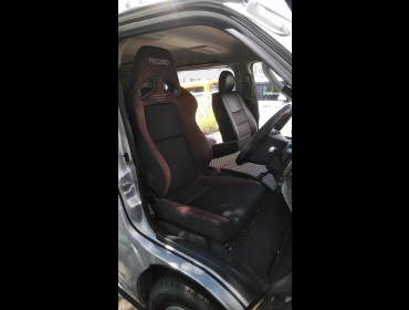 TOYOTA�@�n�C�G�[�X200�n�@�U�^�@���C�h�{�f�B�i2011�N�j�@�Ɂ@RECARO�i���J���j�@SR-7F�@GU100�@�u���E���@����
