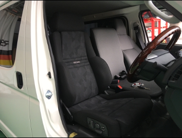 TOYOTA�@200�n�@�Ɂ@RECARO�i���J���j�@�I���\�y�hAN220HV�@����