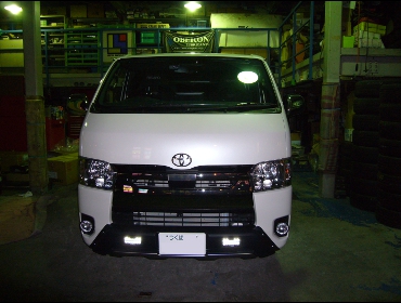 TOYOTA�@200�n�n�C�G�[�X�@GDH206�@�Ɂ@RECARO�i���J���j�@SR-7F�@GK100H�@BK�@A/R�@�V�[�g�q�[�^�[�t���@�~�@���E�@����