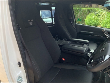 TOYOTA�@�n�C�G�[�X�@5�^�f�B�[�[���ԁ@�Ɂ@RECARO�i���J���j�@LX-F�@TR�@NN�@BK�@�~���E�@����