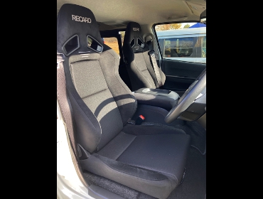 TOYOTA�@200�n�n�C�G�[�X4�^�@�K�\�����@�i���[�{�f�B�@�Ɂ@RECARO�i���J���j�@SR-7F�@GU100�@BK�@�~���E�@����