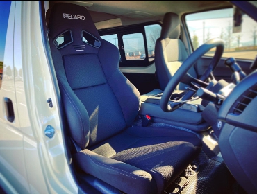 TOYOTA�@�n�C�G�[�X�@6�^�@DX�@�i���[�{�f�B�@�t�����g3�l�|���@�Ɂ@RECARO�i���J���j�@SR-7F�@GK100�@BK/BK�@����