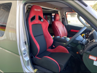 TOYOTA�@�n�C�G�[�X�@5�^�@�Ɂ@RECARO�i���J���j�@SR-7�@GU100�@RED�@����