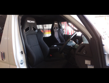 TOYOTA�@�n�C�G�[�X�@5�^�@�Ɂ@RECARO�i���J���j�@SR-7F�@KK100�@BK�@�V�[�g�q�[�^�[�t���@�~���E�@����