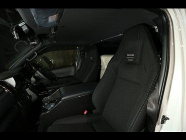 TOYOTA�@�n�C�G�[�X6�^�@�K�\�����@�i���[�{�f�B�@�Ɂ@RECARO�i���J���j�@LX-F�@TR�@NN�@BK�@�~���E�@����