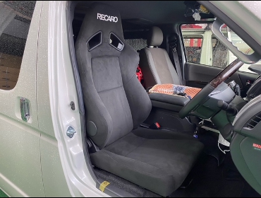 TOYOTA  �n�C�G�[�X5�^�@�Ɂ@RECARO�i���J���j�@SR-7F�@KK100�@BK�@����