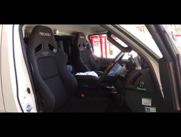 TOYOTA�@�n�C�G�[�X�@TRH200V�i2018�N�j�@�Ɂ@RECARO�i���J���j�@SR-7F�@GK100�@BK/BK�@�~���E�@����