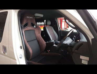 TOYOTA�@���W�A�X�G�[�X�@200�n�i2020�N�j�@�Ɂ@RECARO�i���J���j�@SR-7���@GU100�@�u���E���@����