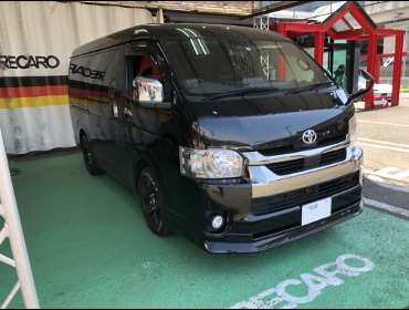 TOYOTA�@�n�C�G�[�X�i2020�N�j�@�Ɂ@RECARO�i���J���j�@SR-7F�@GU100�@RED�@����