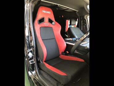 TOYOTA�@�n�C�G�[�X�i2020�N�j�@�Ɂ@RECARO�i���J���j�@SR-7F�@GU100�@RED�@����
