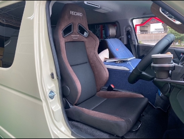 TOYOTA�@�n�C�G�[�X�@�Ɂ@RECARO�i���J���j�@SR-7F�@GU100�@�u���E���@����