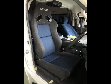 TOYOTA�@�n�C�G�[�X�@�Ɂ@RECARO�i���J���j�@SR-7F�@GK100�@BK/�u���[�@�A�[�����X�g�t���@����
