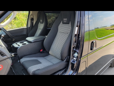 TOYOTA�@�n�C�G�[�X4�^�i2017�N�j�@�Ɂ@RECARO�i���J���j�@LX-F�@IN110�@BK�@�~���E�@����